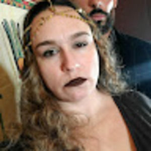 Meet your Posher, Desiree